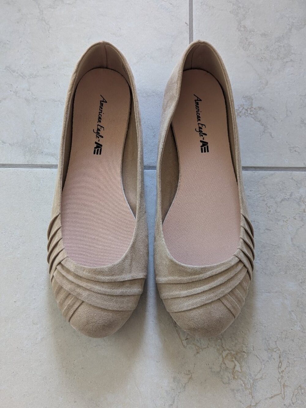 American Eagle Tan Flats 8.5 wide